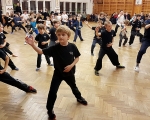 cvičení dětí ze všech kungfu oddílů